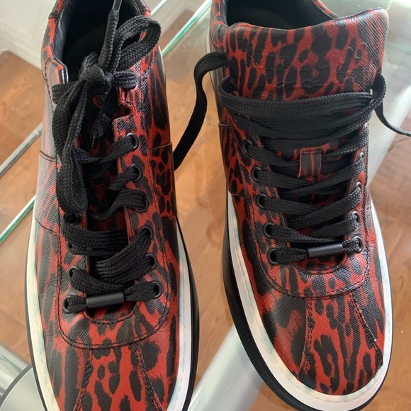 JIMMY CHOO Red/Black Leopard print Saffiano Leather Sneakers. Size 42 Menβs - Picture 6 of 6